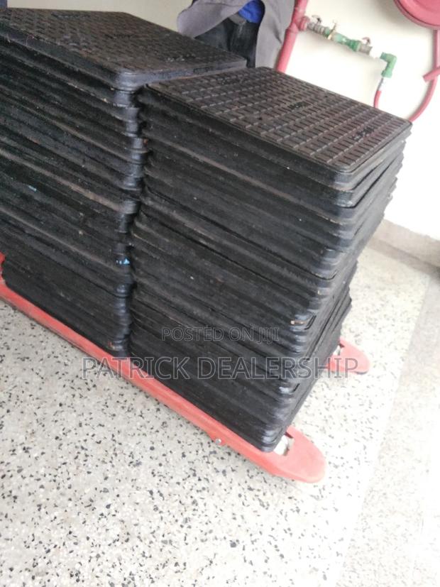 Medium Duty Manhole Cover - thumbnail 2