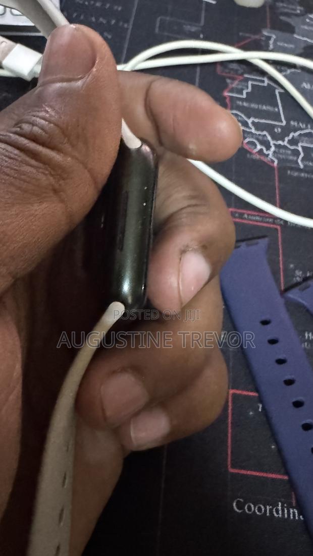 Apple Watch Series 7 - thumbnail 3