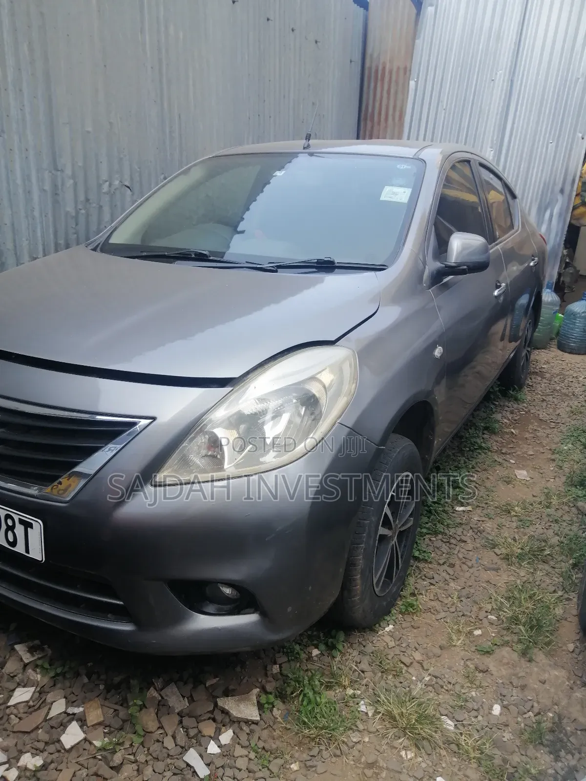 Nissan Latio 1.2 2012 Gray