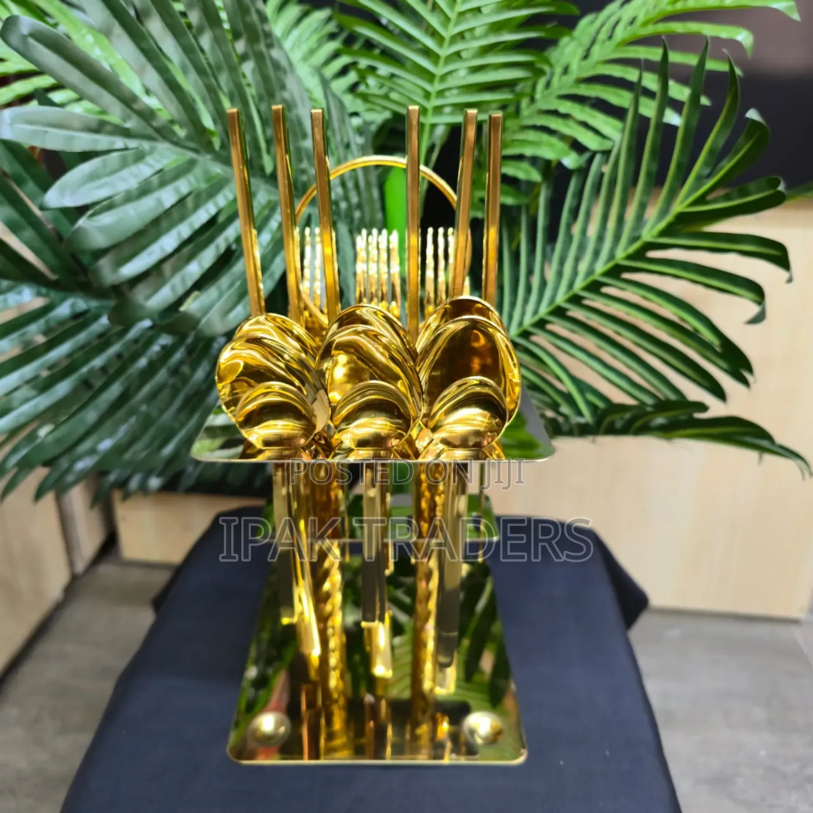 *24pcs Gold Cutlery Set With Unique Stand*