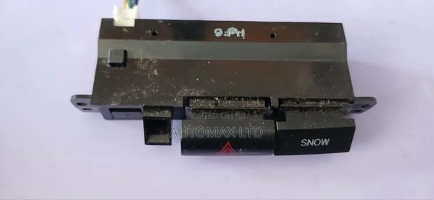 Toyota Premio/ Allion 240, Hazard Switches