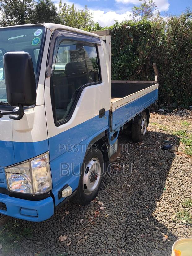 Isuzu Elf Truck 2018 Blue - thumbnail 2