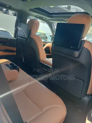 Lexus LX LX 600 2022 White