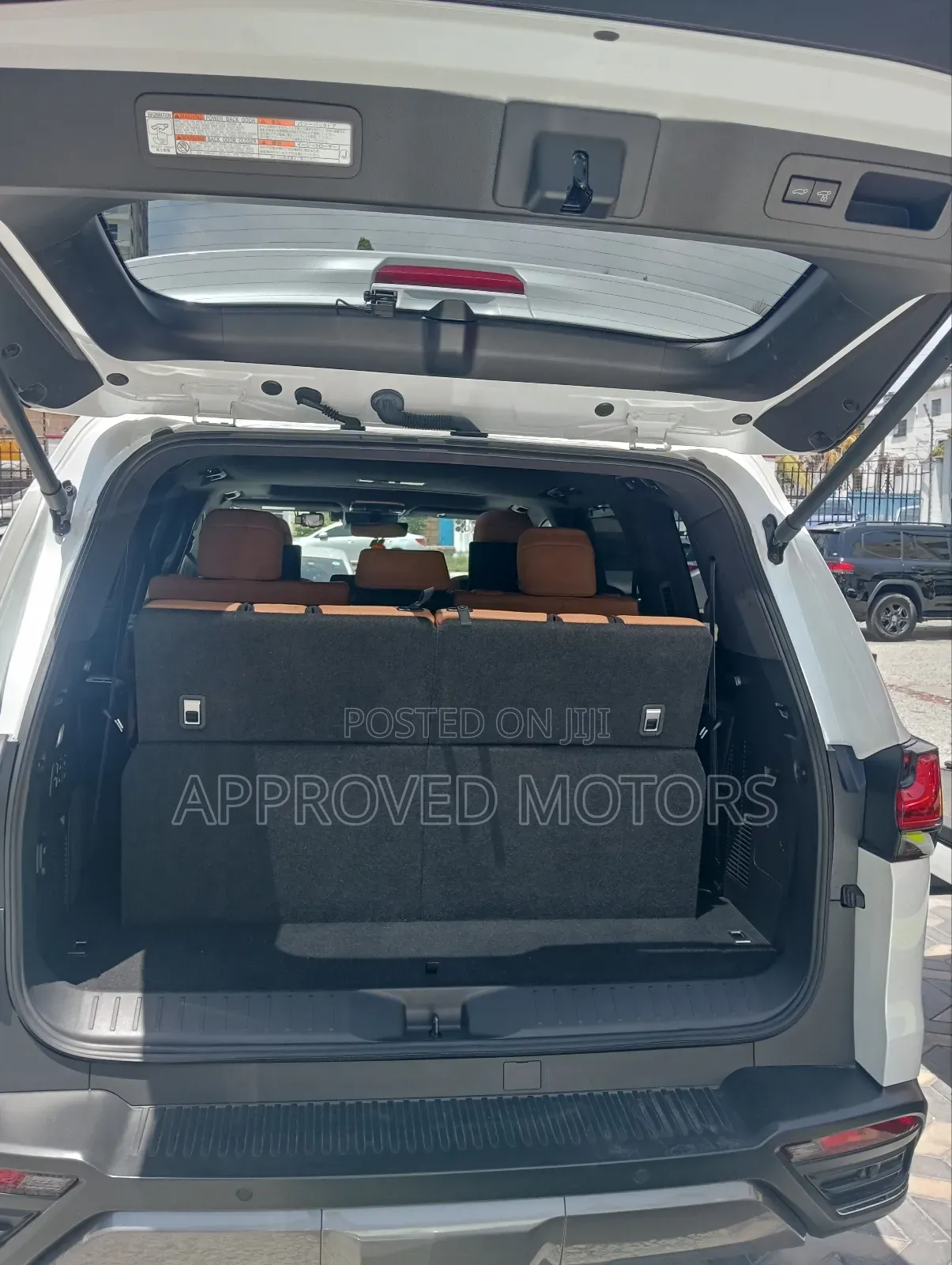 Lexus LX LX 600 2022 White