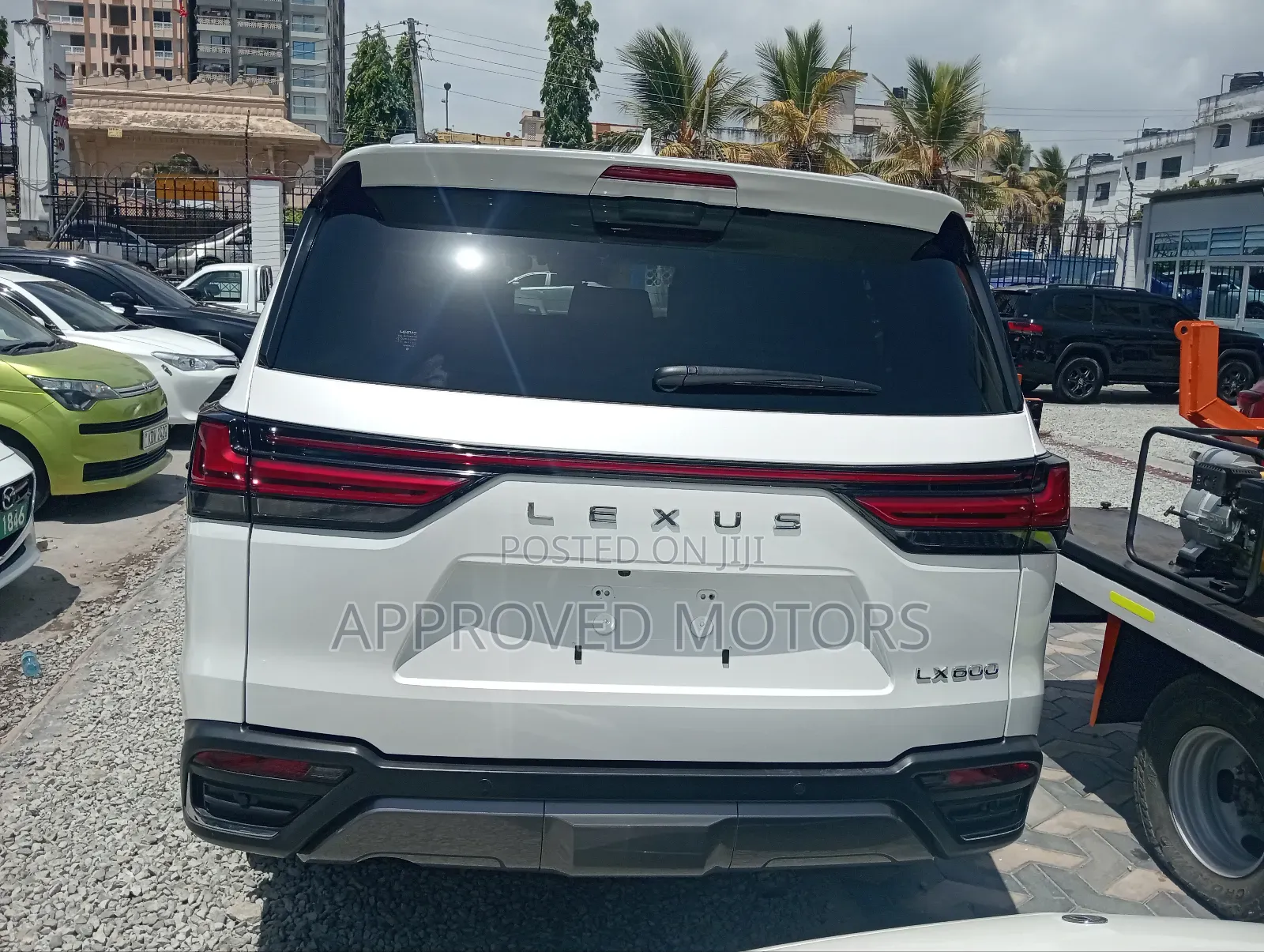 Lexus LX LX 600 2022 White