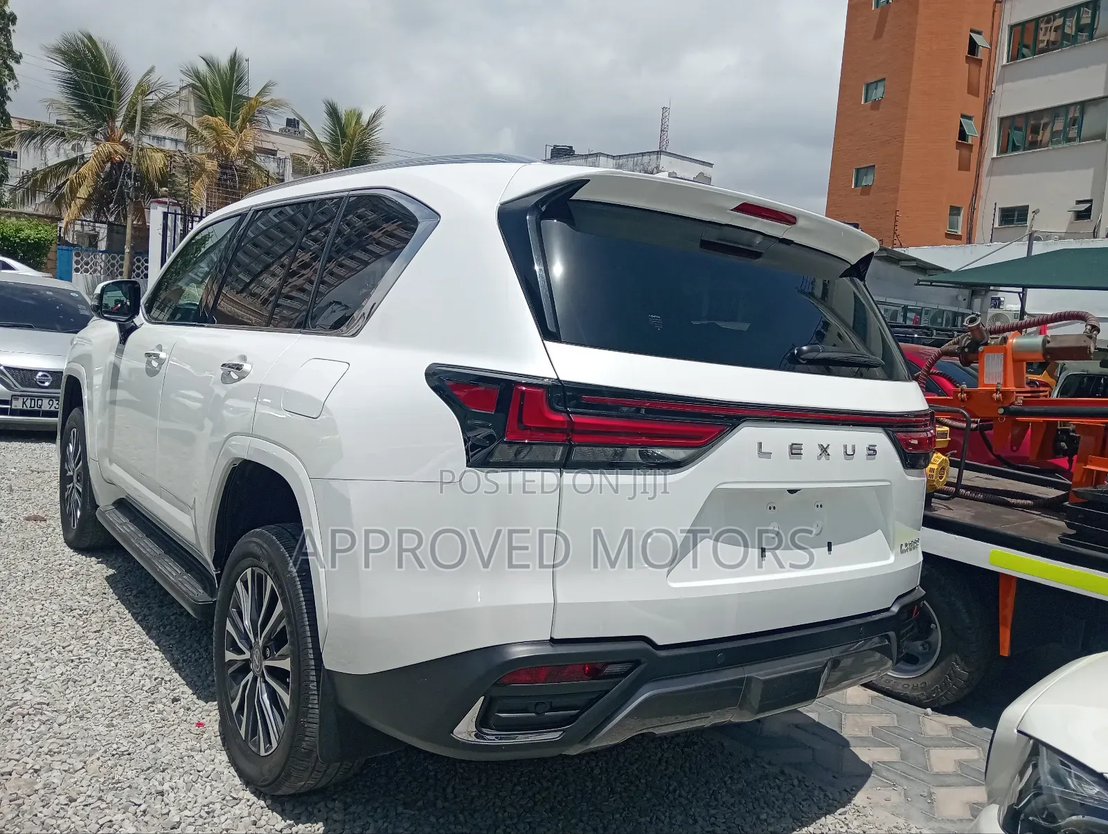 Lexus LX LX 600 2022 White