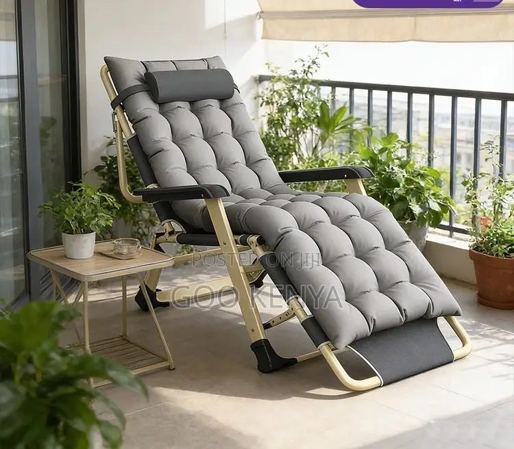 Home Chair; Foldable Soft-cushioned Zero Gravity Lounge Chair