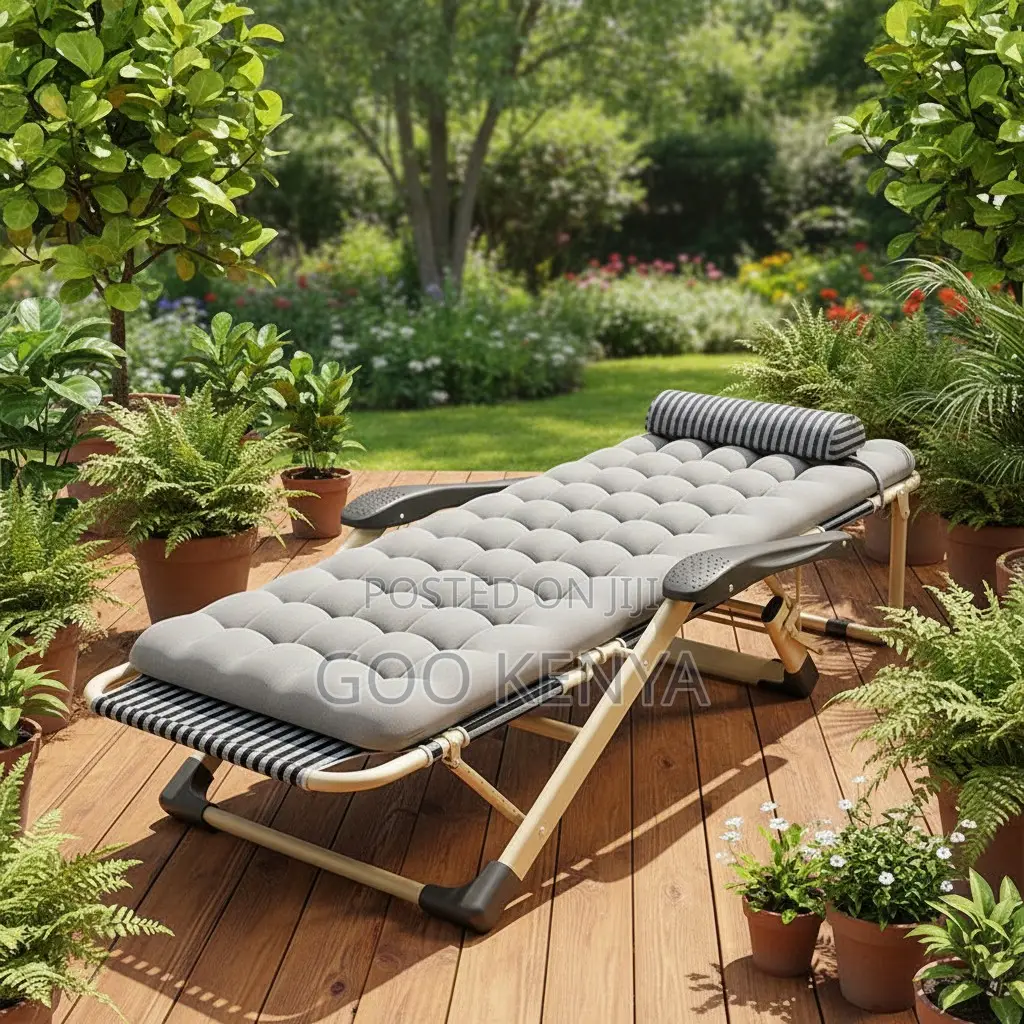 Home Chair; Foldable Soft-cushioned Zero Gravity Lounge Chair