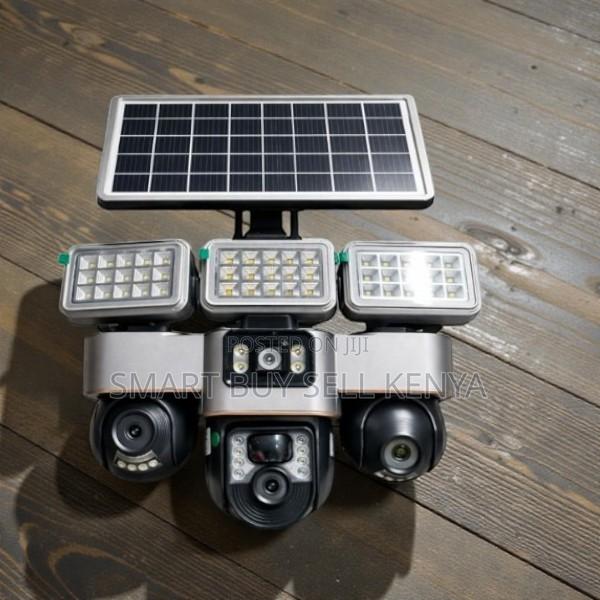 Indoor Outdoor Security 12mp 4g PTZ 3lens Camera With Solar Floodlight