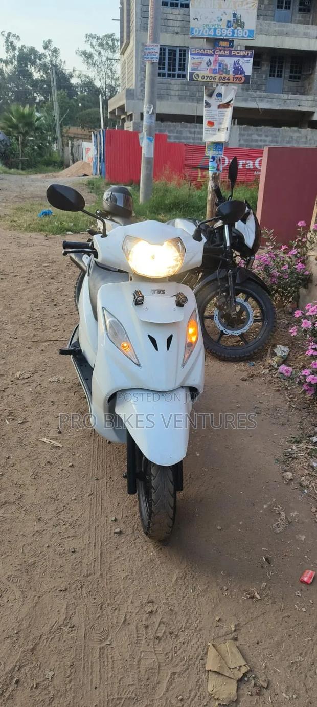 TVS 2015 White - thumbnail 3