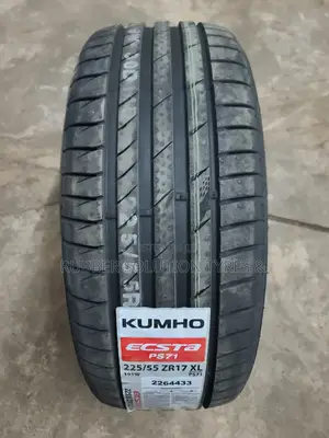 225 /55 R17 Kumho Tyres 101w Xl Escta Ps71