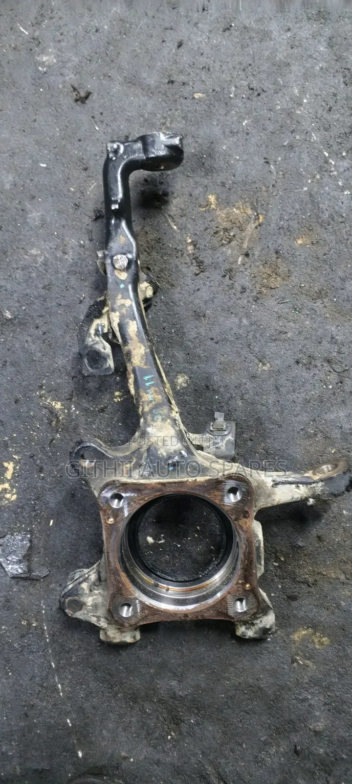 Knuckle Arm Hilux Revo