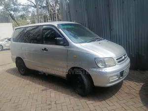 Toyota Noah 2.0 FWD (8 Seater) 2001 Silver