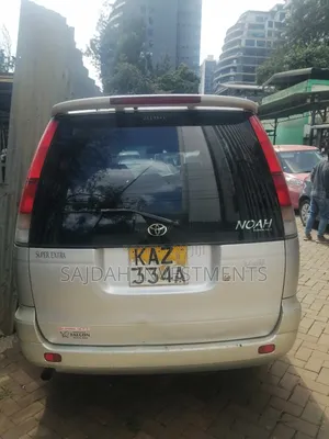 Toyota Noah 2.0 FWD (8 Seater) 2001 Silver