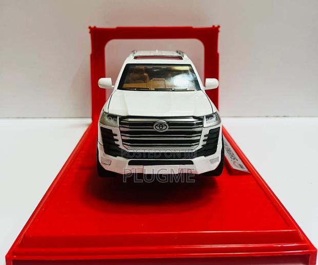 Diecast Luxury Model Suv – Toyota Land Cruiser - thumbnail 3