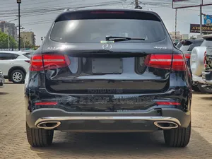 Mercedes-Benz GLC-Class GLC250 Sport Utility 4-Door (2.0L, 4cyl Turbo) Black