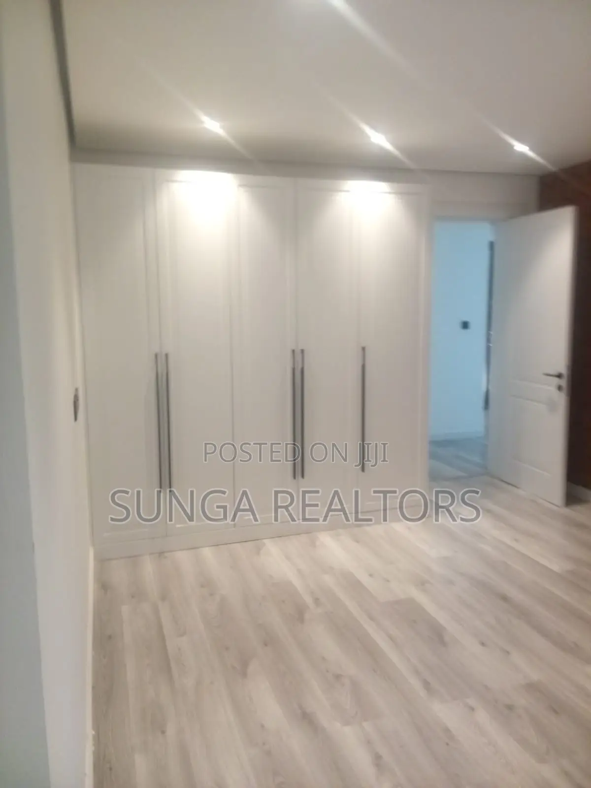 5bdrm House in Chalbi Drive for sale