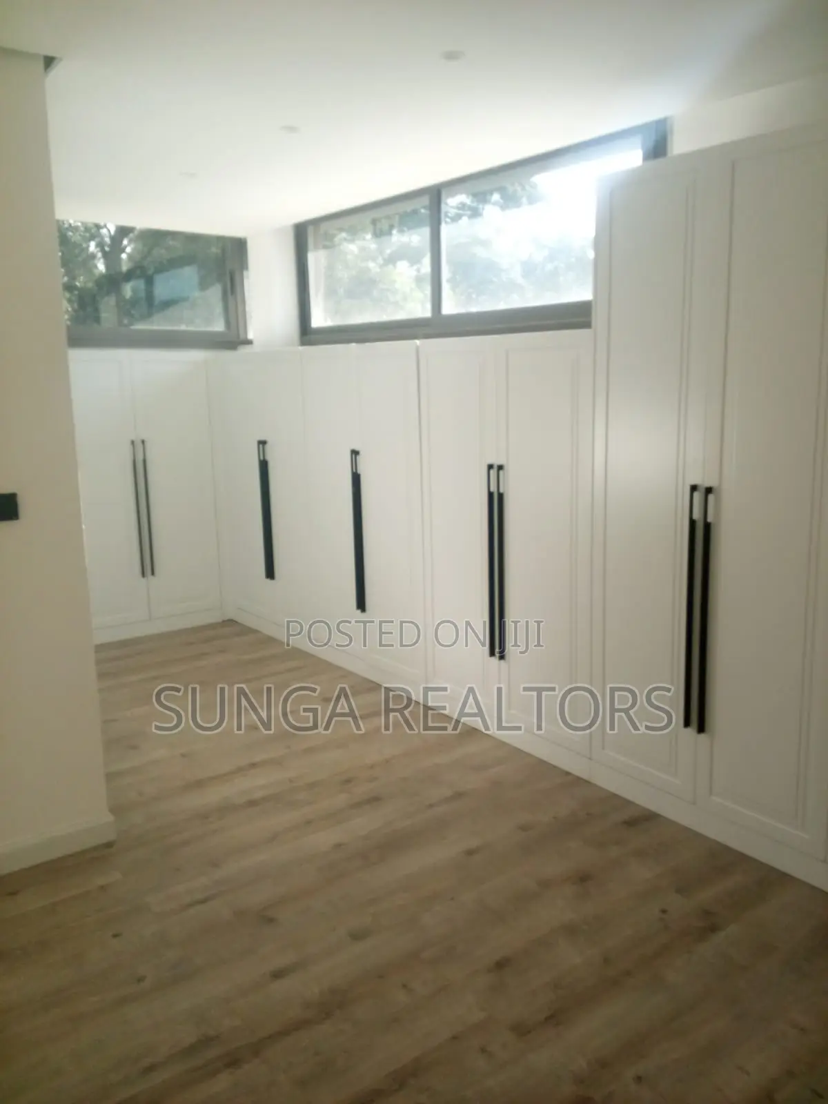 5bdrm House in Chalbi Drive for sale