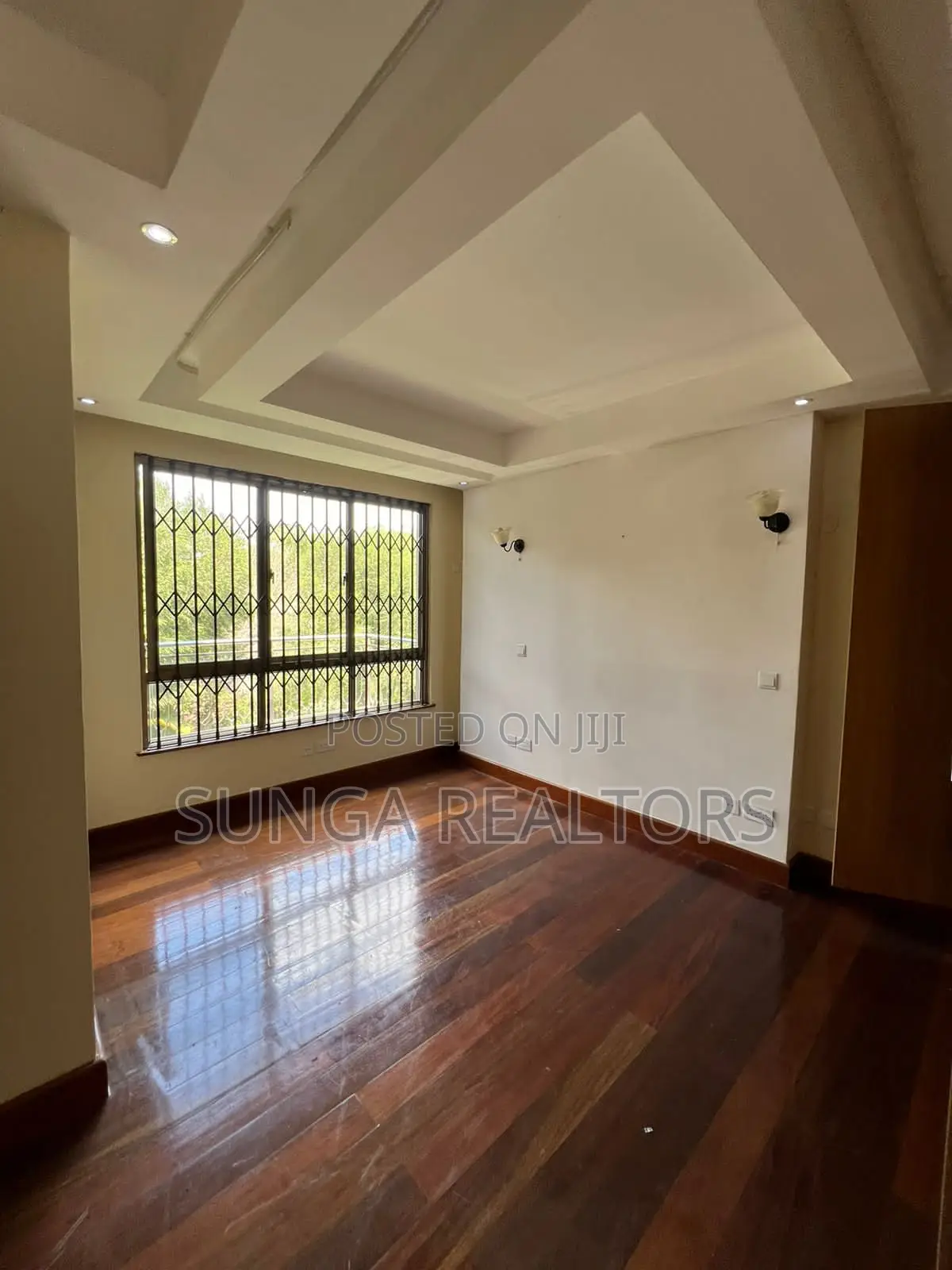 5bdrm House in Mzima Springs, Riverside Drive for sale