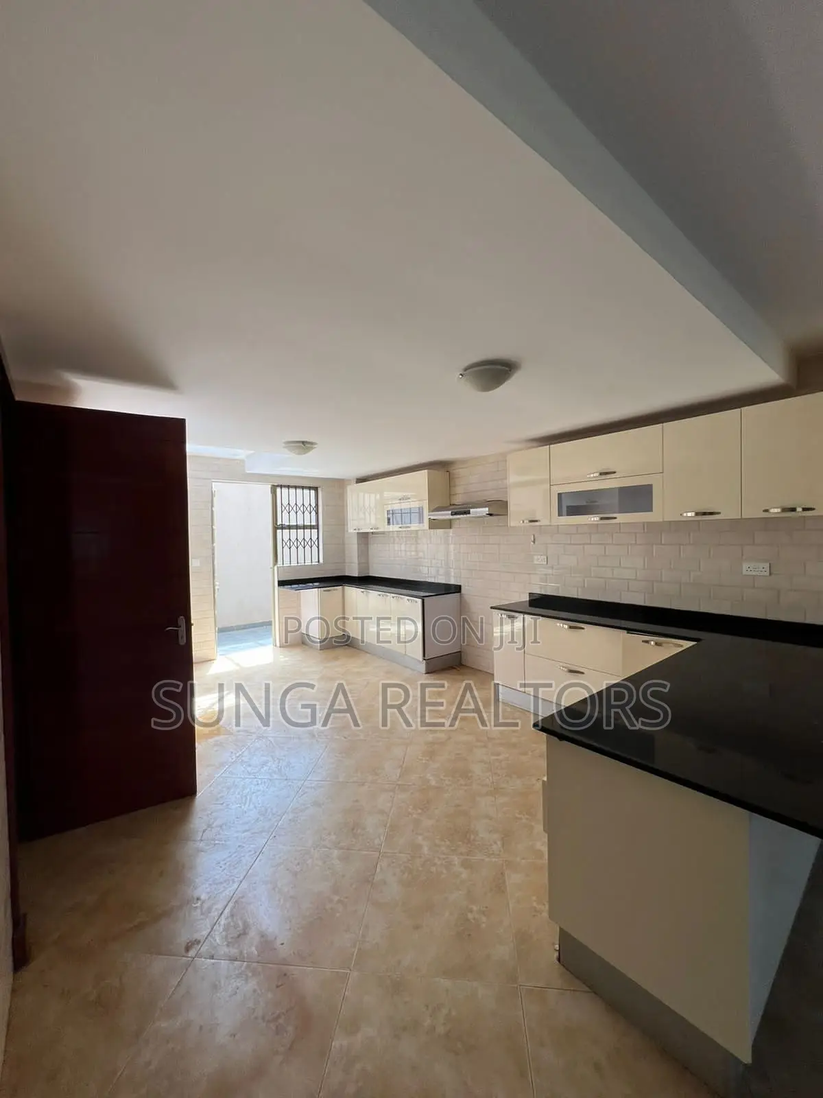 5bdrm House in Mzima Springs, Riverside Drive for sale