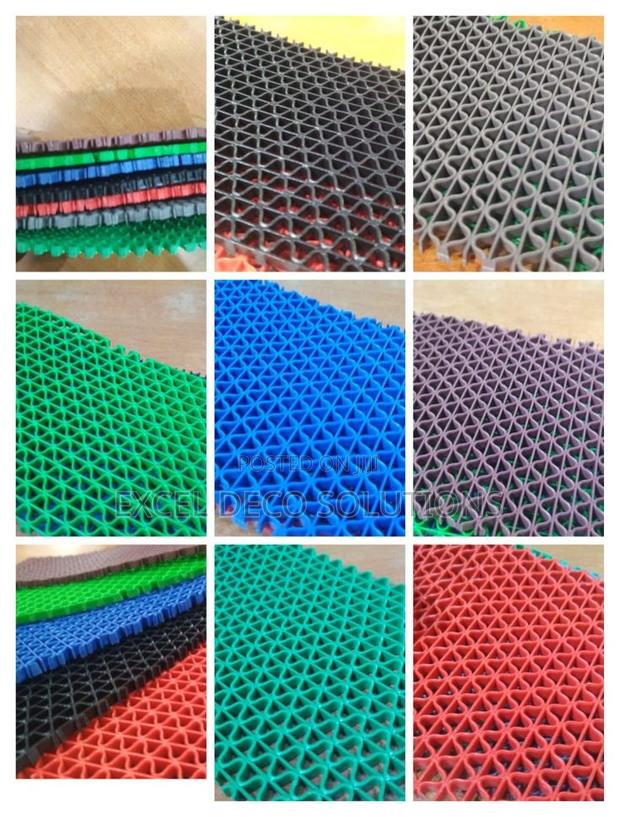 Anti-Slip S Mat – Safety Flooring for Daily Use - main view