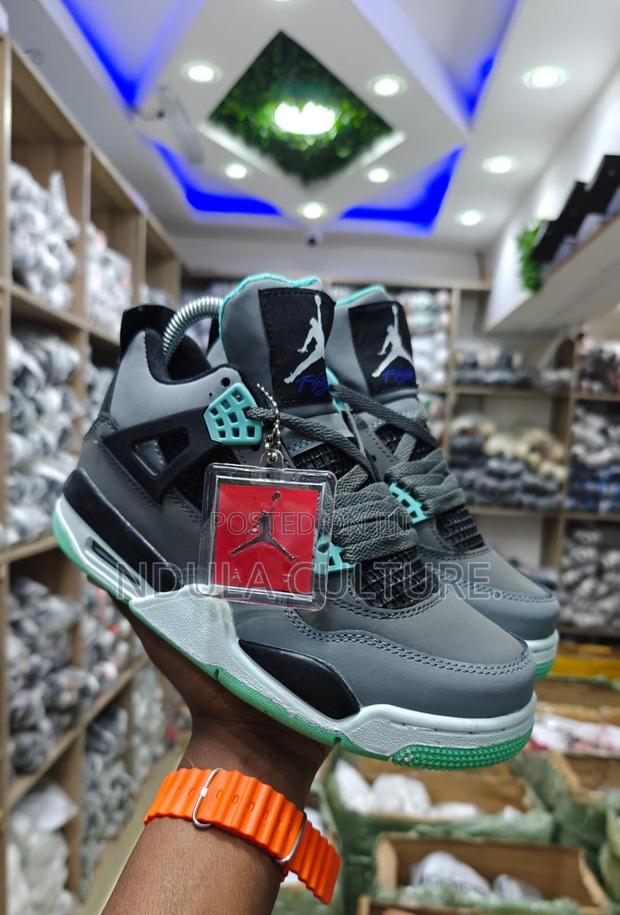 Air Jordan 4 - thumbnail 9