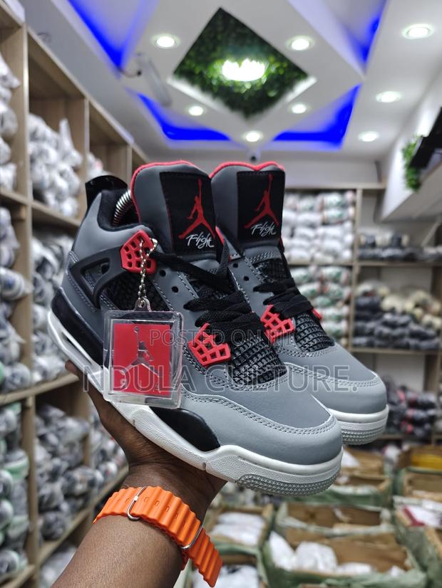 Air Jordan 4 - thumbnail 12