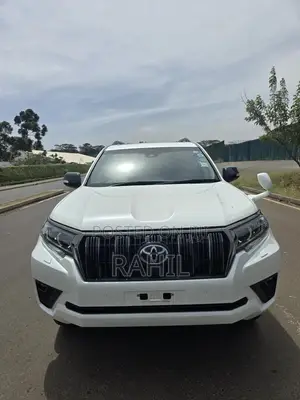 Toyota Land Cruiser Prado 2.8 2021 White