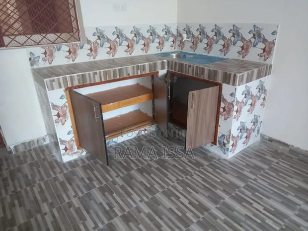 Bedsitters - thumbnail 5