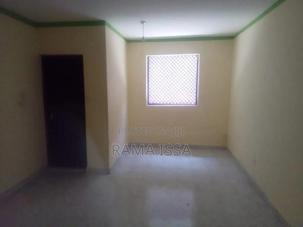 Bedsitters - thumbnail 12