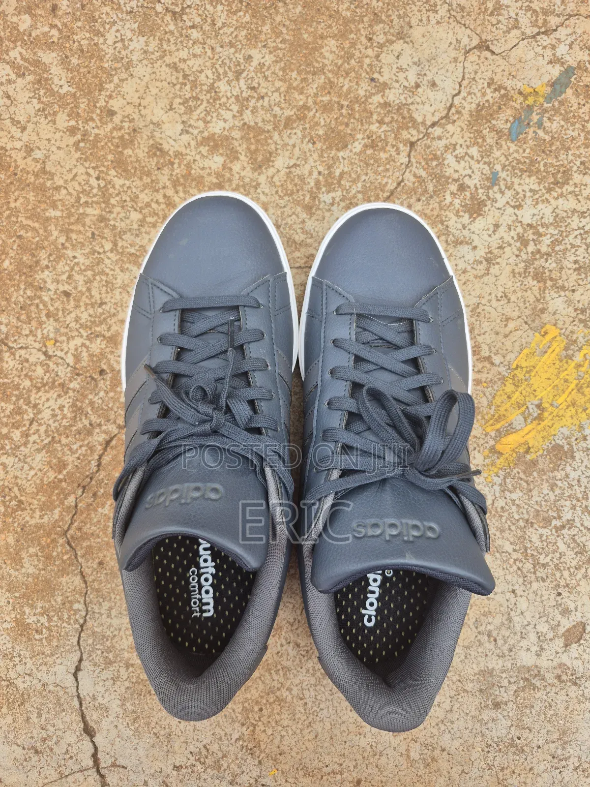 Adidas Sneakers