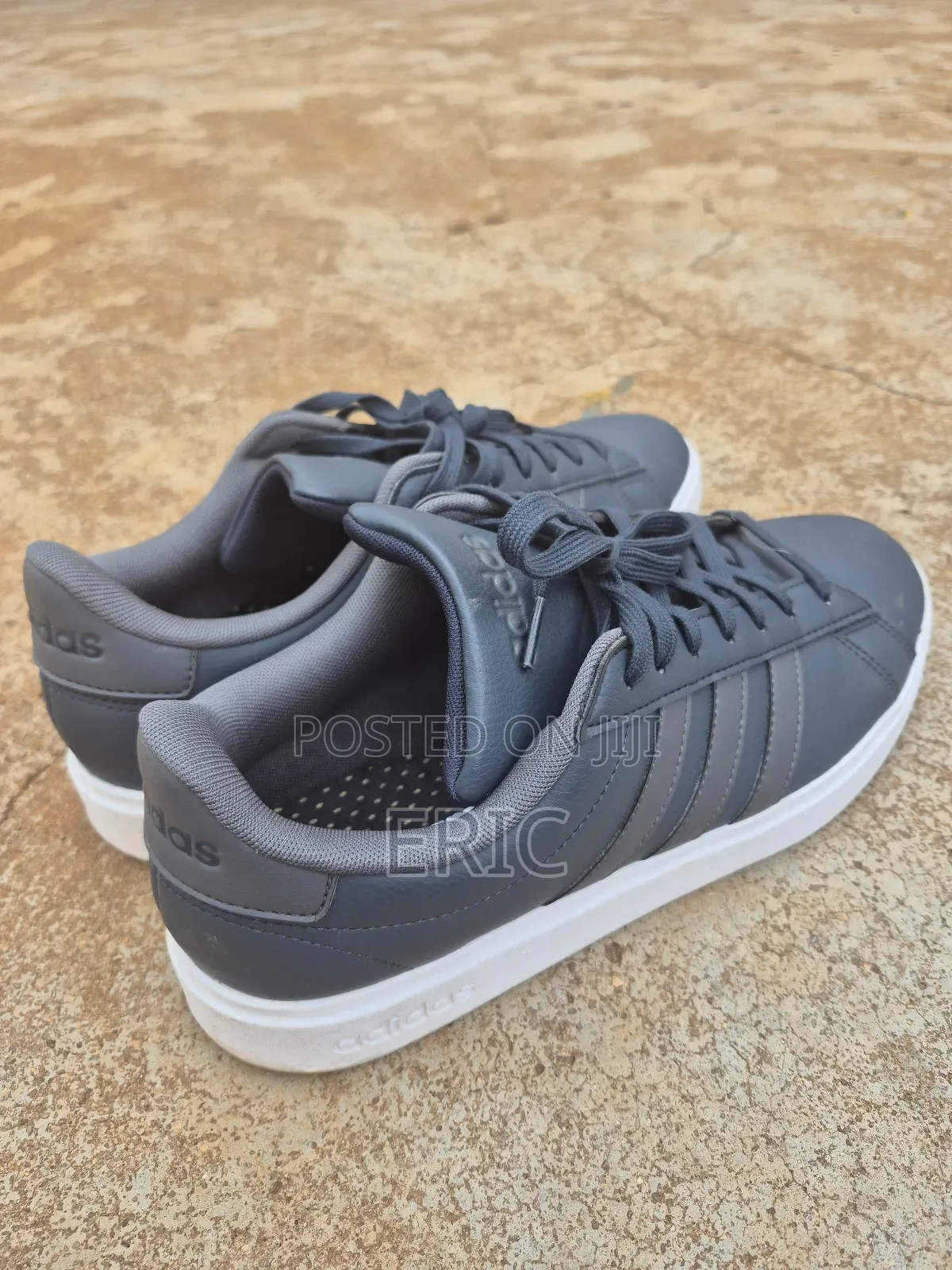 Adidas Sneakers