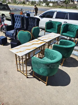 Salon Set of Nail Table With Love Seats and Styling Seats Green