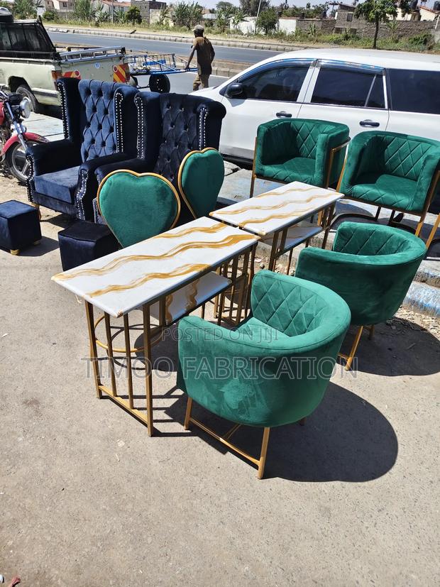 Salon Set of Nail Table With Love Seats and Styling Seats Green