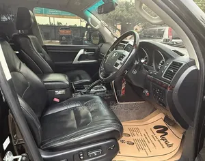 Toyota Land Cruiser 4.6 V8 ZX 2015 Black