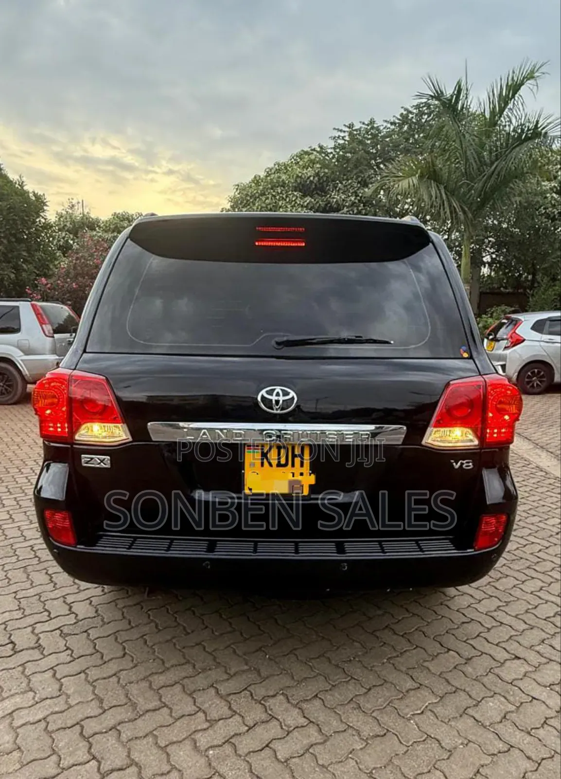 Toyota Land Cruiser 4.6 V8 ZX 2015 Black