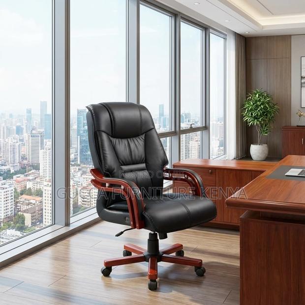 Manager's Executive Leather Upholstered Desk Chair - thumbnail 2