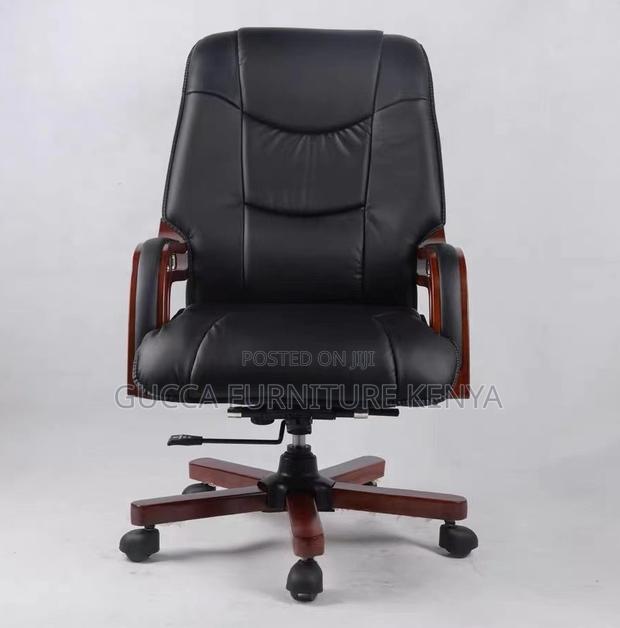 Manager's Executive Leather Upholstered Desk Chair - thumbnail 6