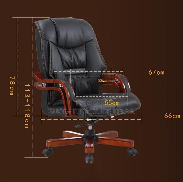 Manager's Executive Leather Upholstered Desk Chair - thumbnail 10