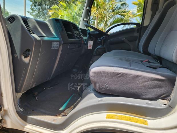 Isuzu NMR 2021 White - thumbnail 6