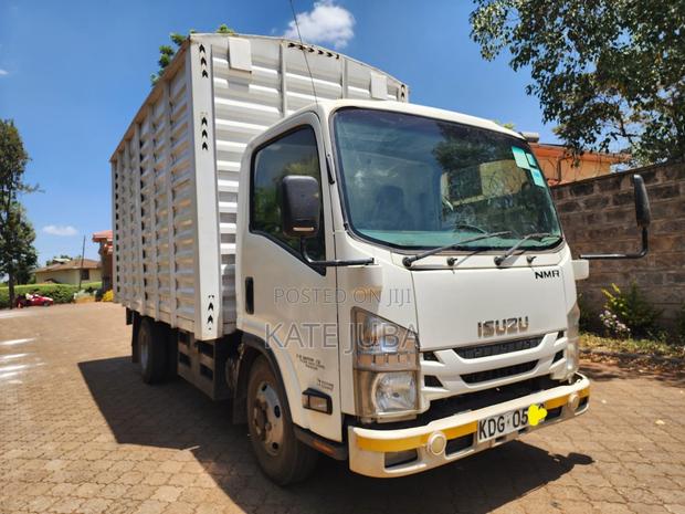 Isuzu NMR 2021 White - thumbnail 3