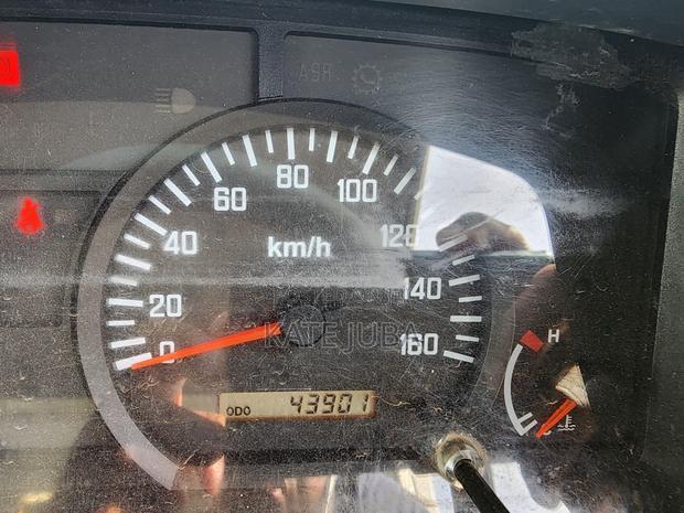 Isuzu NMR 2021 White - thumbnail 9