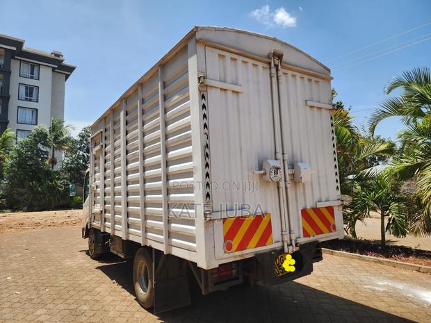 Isuzu NMR 2021 White - thumbnail 4