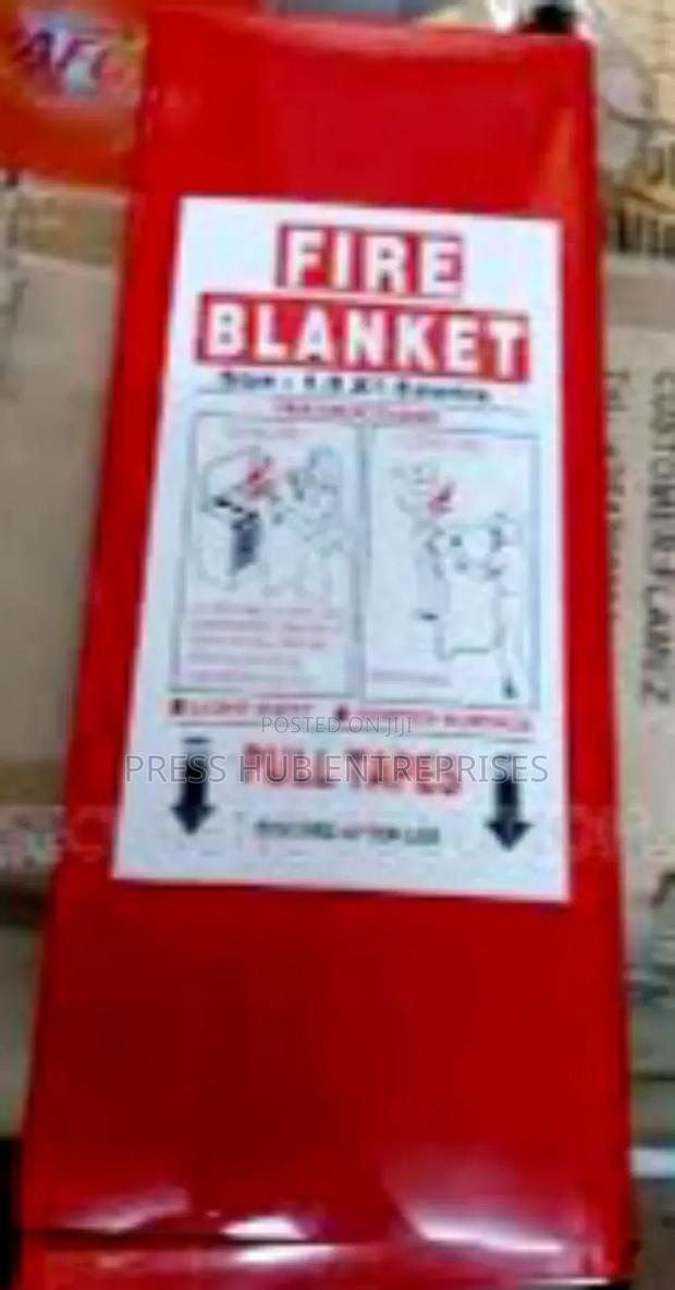 Rescue-grade Fire Blanket – Extra Large (6×6 Ft)