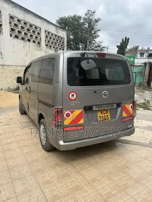 Nissan NV200 2009 Grey
