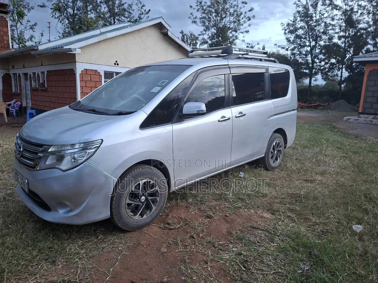 Nissan Serena 2014 Silver
