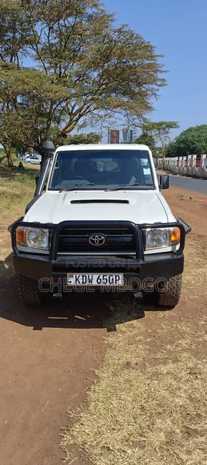 Toyota Land Cruiser 2008 White