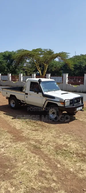 Toyota Land Cruiser 2008 White