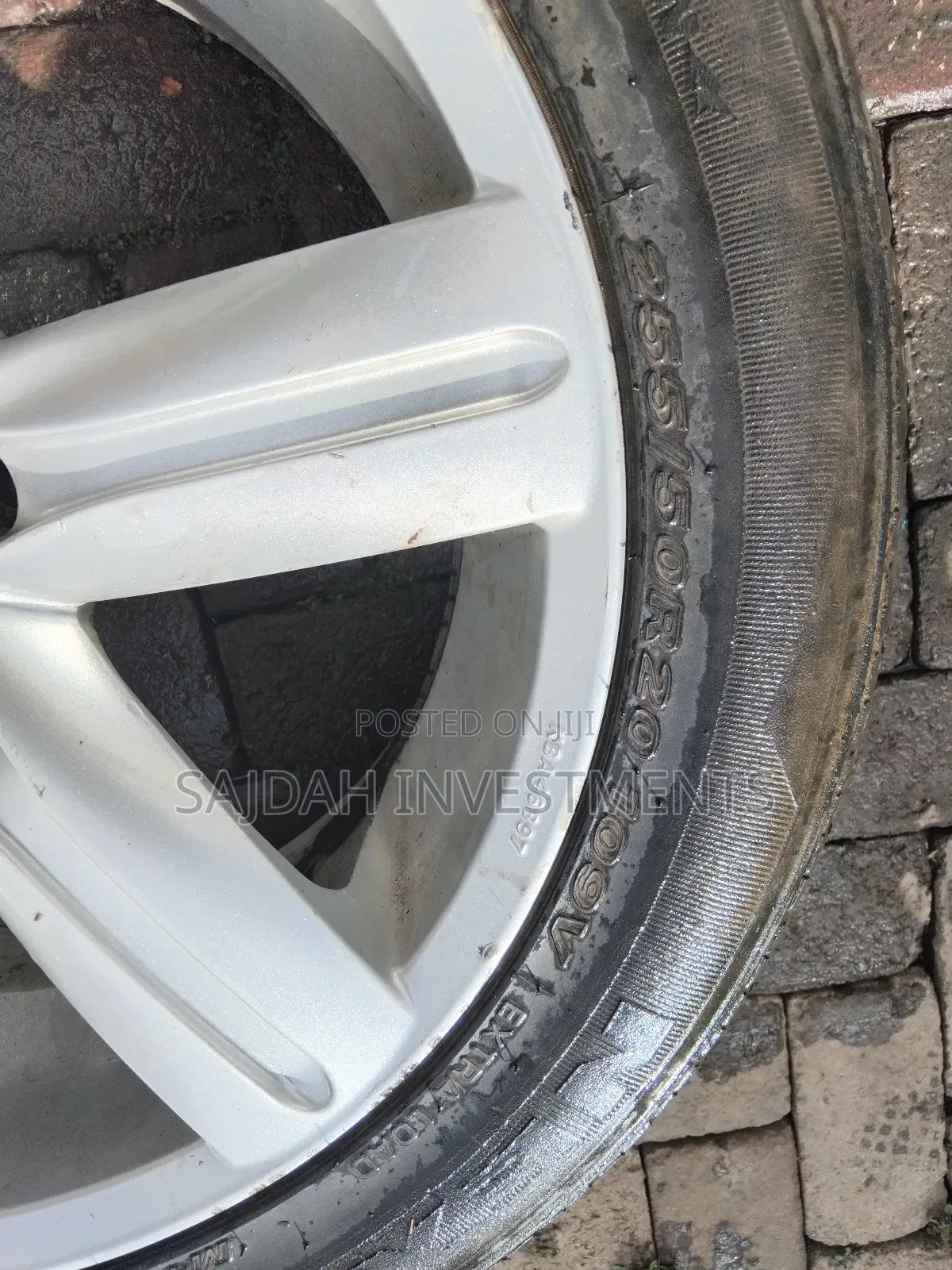 Range Rover Rims and Tyres