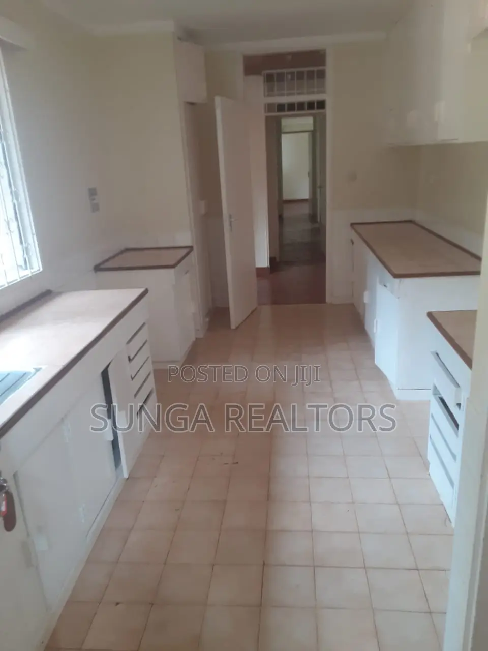 4bdrm Bungalow in Loresho Crescent for sale